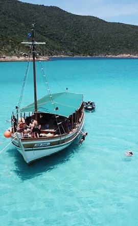 passeio-de-barco-em-arraial-do-cabo-15.jpeg